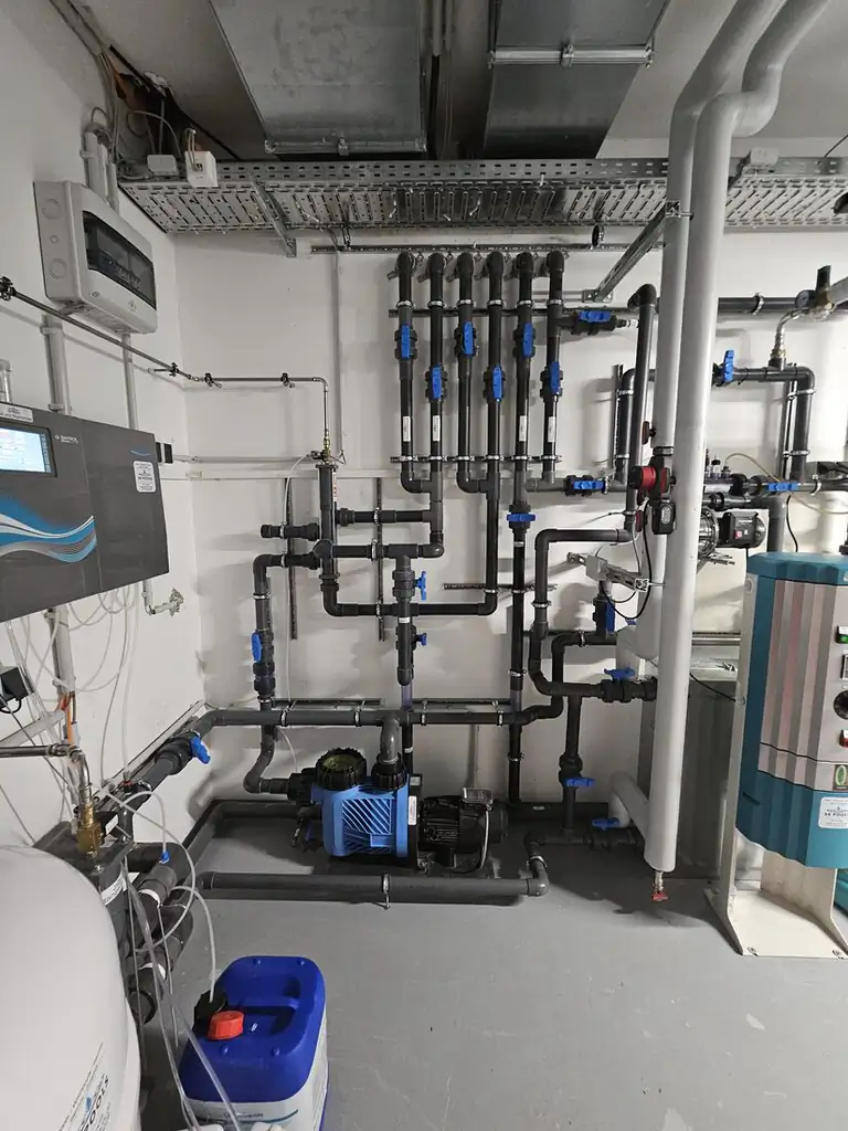 Plant room with filtration system and water-technology pipework
